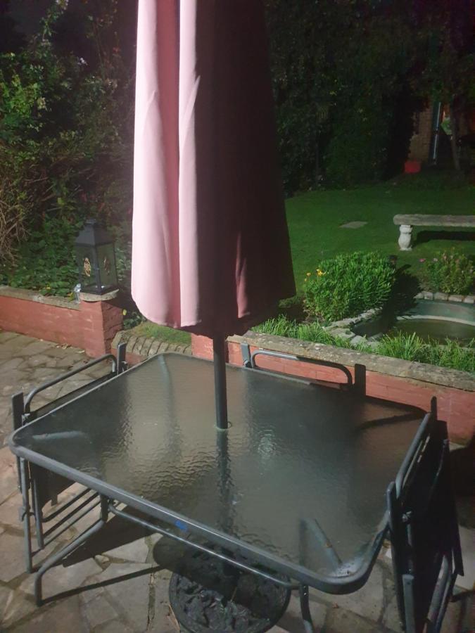 Harry Potter Theme Double Room In Shared House Watford  Exteriér fotografie